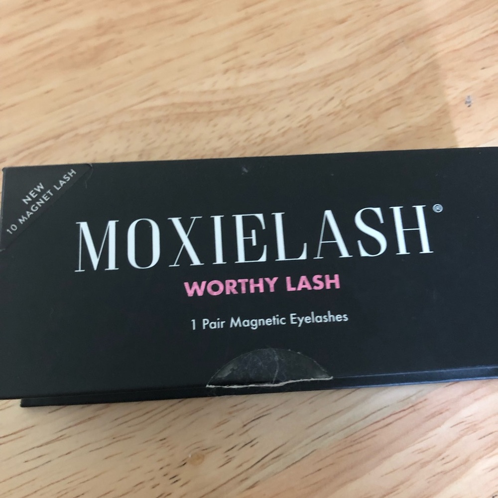 Moxie Worthy Lashes